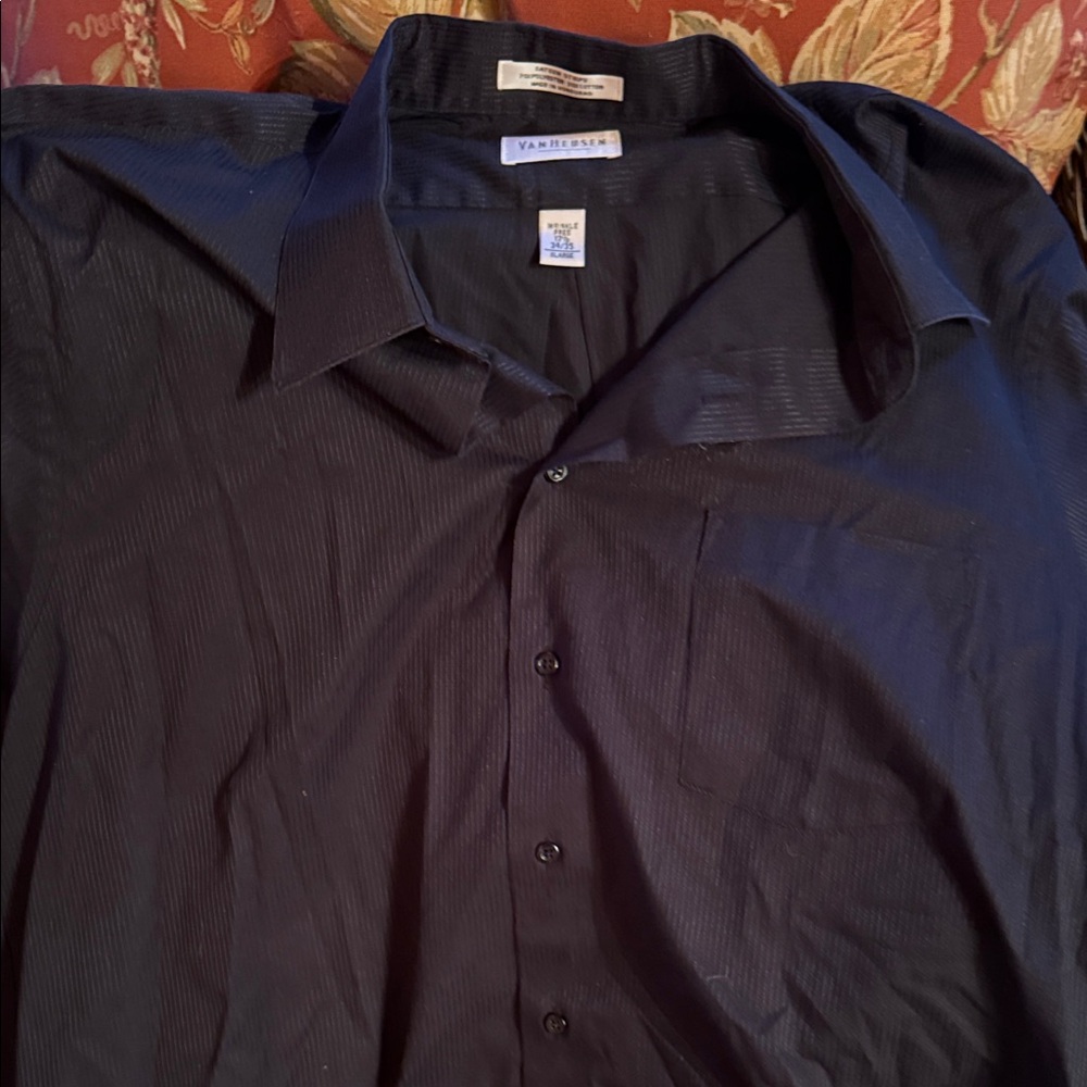 Van Heusen Men's Black Dress Shirt